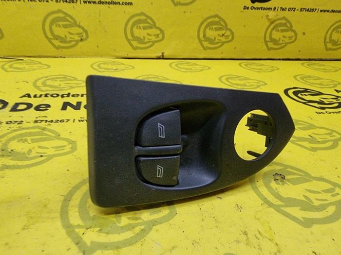 Usados Interruptor de ventanilla eléctrica Peugeot Boxer (244) 2.0 HDi Precio € 29,99 Norma de margen ofrecido por autodemontage denollen