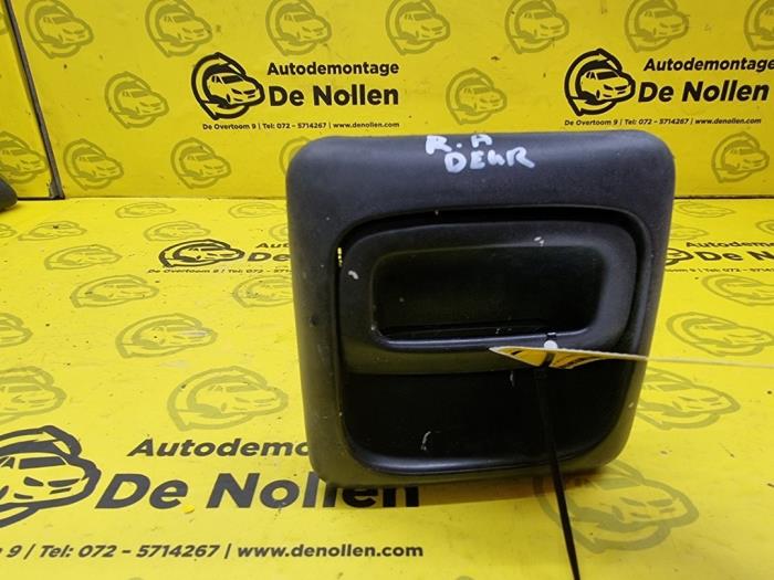 Begagnade Handtag Peugeot Boxer (244) 2.0 HDi Pris € 29,99 Marginaltabell erbjuds av autodemontage denollen