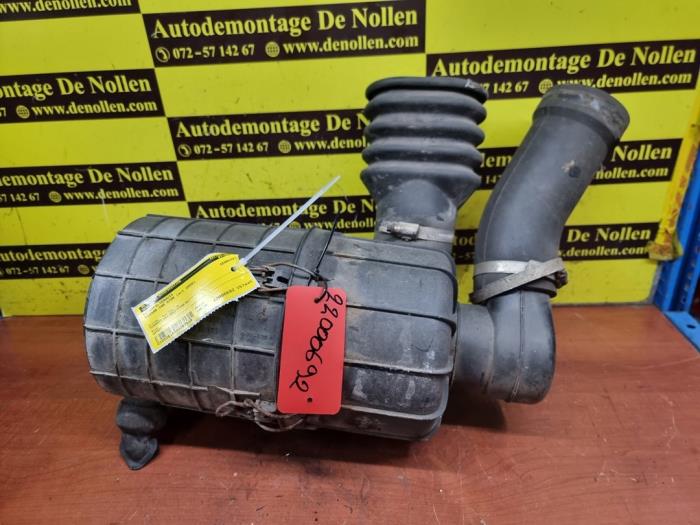 Gebrauchte Luftfiltergehäuse Nissan Cabstar (F22) 3.0 TDI 16_ V 35/45.15 Preis € 150,00 Margenregelung angeboten von autodemontage denollen