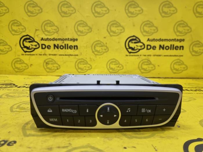 Radioodtwarzacz CD z Renault Scénic III (JZ) 1.4 16V TCe 130 2009