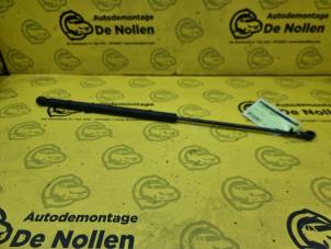 Usagé Kit amortisseur gaz hayon Citroen C1 1.0 12V Prix € 20,00 Règlement à la marge proposé par de Nollen autorecycling