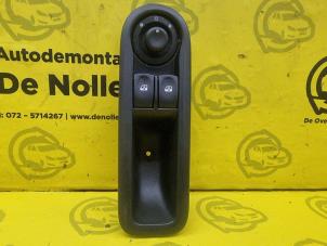 Used Electric window switch Renault Clio III (BR/CR) 1.2 16V 75 Price € 35,00 Margin scheme offered by de Nollen autorecycling