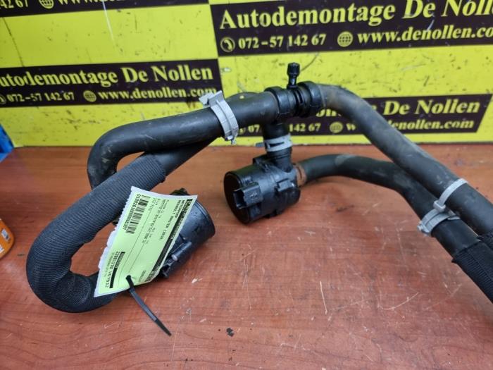 Begagnade Vattenpump Renault Master III (FV) 2.3 dCi 125 16V FWD Pris på förfrågan erbjuds av autodemontage denollen