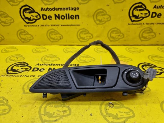 Begagnade Handtag Ford Fiesta 6 (JA8) 1.6 16V Sport Pris € 20,00 Marginaltabell erbjuds av autodemontage denollen