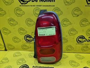 Używane Tylne swiatlo pozycyjne prawe Daihatsu Cuore (L251/271/276) 1.0 12V Cena € 35,95 Procedura marży oferowane przez de Nollen autorecycling
