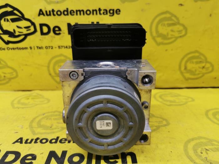 Usagé Bloc ABS Mercedes C (W205) C-200d 2.2 16V Prix € 119,00 Règlement à la marge proposé par autodemontage denollen