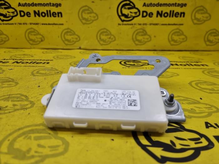 Używane Modul keyless vehicle Mercedes C (W205) C-200d 2.2 16V Cena € 75,00 Procedura marży oferowane przez autodemontage denollen