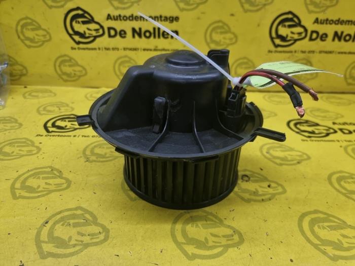 Heating and ventilation fan motor from a Volkswagen Caddy III (2KA,2KH,2CA,2CH)  2007