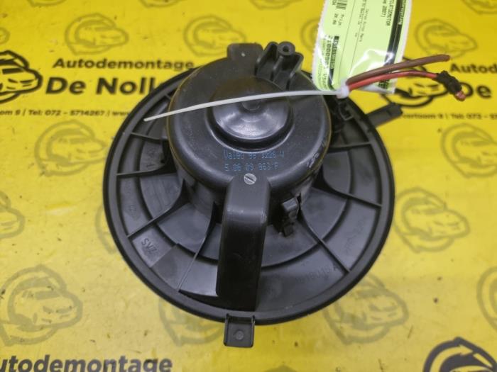 Heating and ventilation fan motor from a Volkswagen Caddy III (2KA,2KH,2CA,2CH)  2007