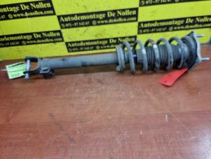 Used Fronts shock absorber, left Mercedes C (W205) C-200d 2.2 16V Price € 120,00 Margin scheme offered by de Nollen autorecycling
