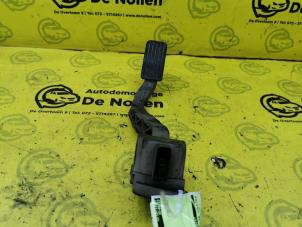 Used Accelerator pedal Peugeot 206+ (2L/M) 1.4 HDi Price € 20,00 Margin scheme offered by de Nollen autorecycling