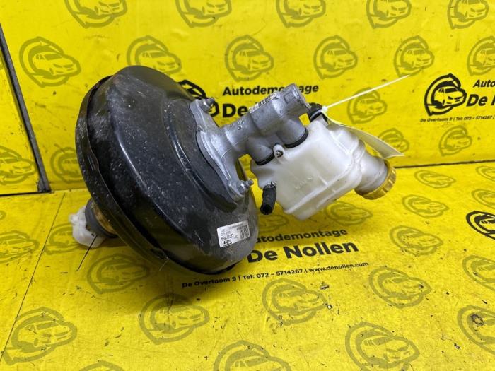 Master cylinder from a Ford Ka II 1.3 TDCi 16V DPF 2013