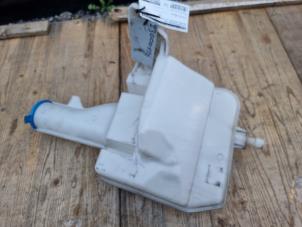 Used Front windscreen washer reservoir Mercedes Sprinter 3,5t (907.6/910.6) 319 CDI 3.0 V6 24V RWD Price € 48,40 Inclusive VAT offered by de Nollen autorecycling