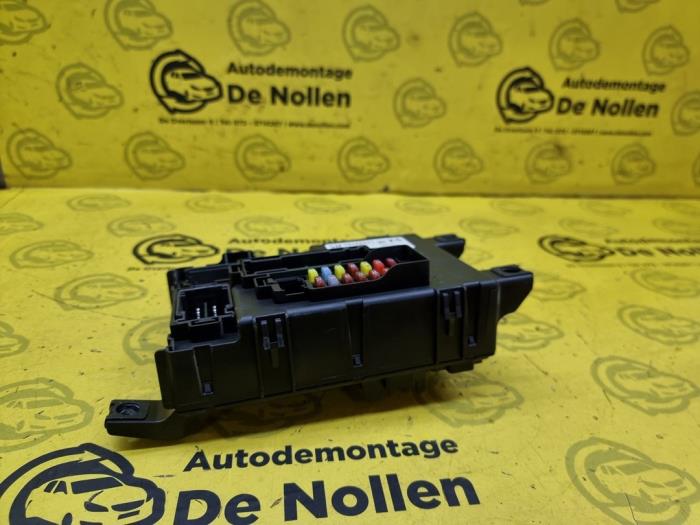 Fuse box from a Opel Corsa D 1.0 2006