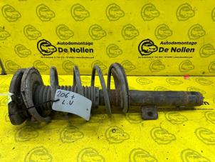 Used Fronts shock absorber, left Peugeot 206+ (2L/M) 1.4 HDi Price € 50,00 Margin scheme offered by de Nollen autorecycling