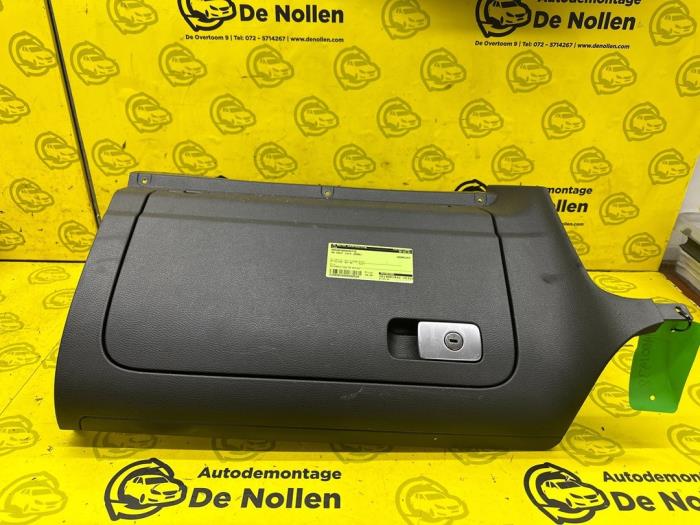 Begagnade Handskfack Volkswagen Golf V (1K1) 1.9 TDI Pris € 29,99 Marginaltabell erbjuds av autodemontage denollen