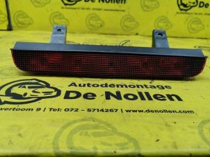 Używane Dodatkowe swiatlo stopu srodek Opel Agila (A) 1.2 16V Twin Port Cena € 14,95 Procedura marży oferowane przez de Nollen autorecycling