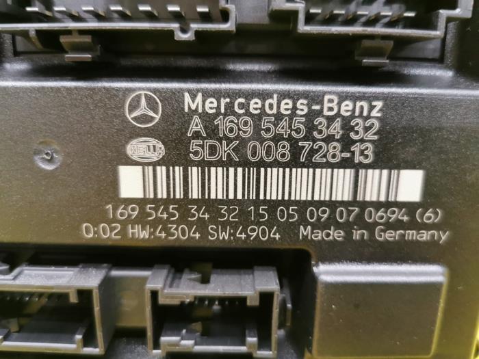 Body control computer from a Mercedes-Benz A (W169) 2.0 A-160 CDI 16V 5-Drs. 2005