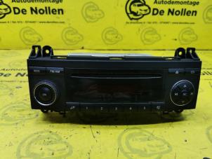 Gebrauchte Radio CD Spieler Mercedes A (W169) 2.0 A-160 CDI 16V 5-Drs. Preis € 50,00 Margenregelung angeboten von de Nollen autorecycling