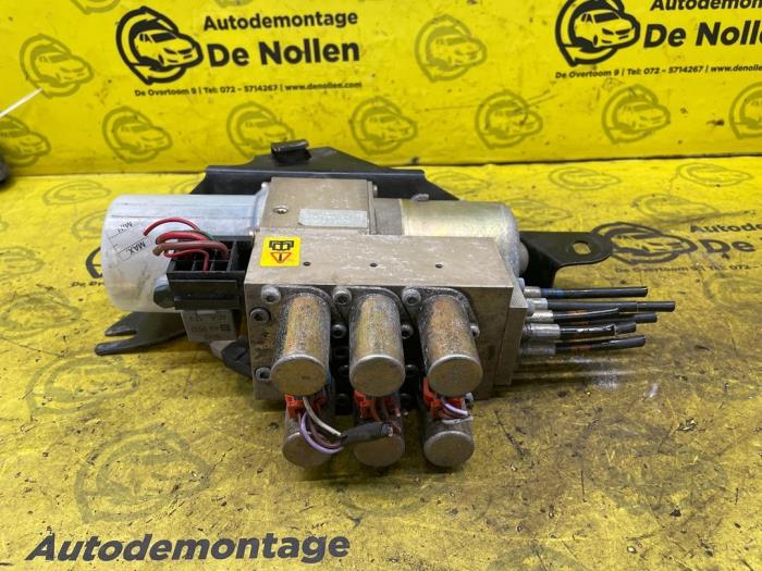 Używane Silnik dachu cabrio Peugeot 306 (7D) 2.0 Cena € 175,00 Procedura marży oferowane przez autodemontage denollen