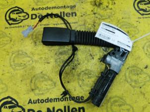 Usagé Tendeur de ceinture droit Mini Mini (R56) 1.4 16V One Prix € 49,99 Règlement à la marge proposé par de Nollen autorecycling