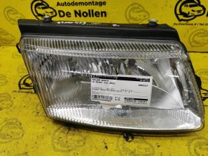 Used Headlight, right Volkswagen Passat (3B2) 1.6 Price € 40,00 Margin scheme offered by de Nollen autorecycling