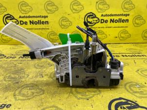 Usagé Mécanique de verrouillage porte coulissante droite Volkswagen Crafter 2.5 TDI 30/32/35 Prix € 50,00 Règlement à la marge proposé par de Nollen autorecycling