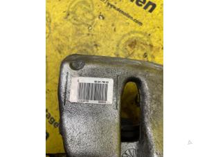Used Front brake calliper, left Opel Corsa F (UB/UH/UP) 1.2 Turbo 12V 100 Price € 45,00 Margin scheme offered by de Nollen autorecycling