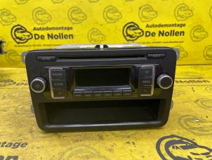 Usagé Radio/Lecteur CD Volkswagen Polo V (6R) 1.2 12V BlueMotion Technology Prix € 30,00 Règlement à la marge proposé par de Nollen autorecycling