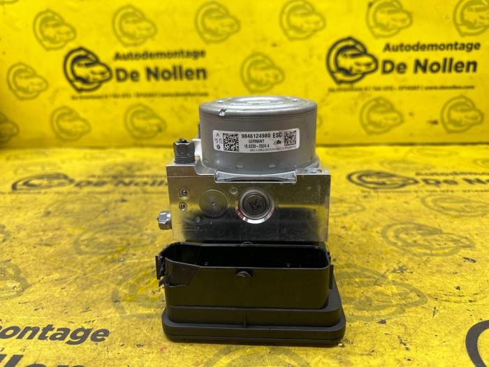 Usagé Pompe ABS Opel Corsa F (UB/UH/UP) 1.2 Turbo 12V 100 Prix € 238,00 Règlement à la marge proposé par autodemontage denollen
