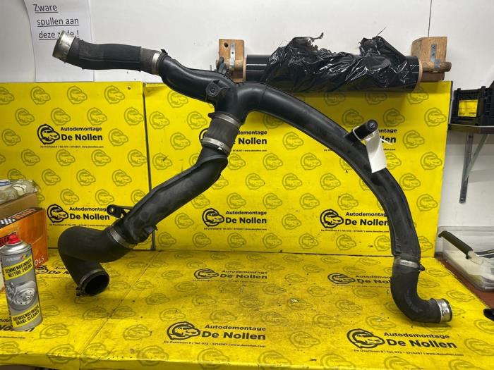 Gebrauchte Intercooler Schlauch Volkswagen Touareg (7PA/PH) 3.0 TDI V6 24V Preis auf Anfrage angeboten von autodemontage denollen