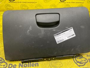 Used Glovebox Ssang Yong Rexton 2.7 Xdi RX270 XVT 16V Price € 29,99 Margin scheme offered by de Nollen autorecycling