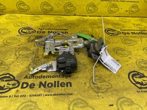 Used Tailgate lock mechanism Ssang Yong Rexton 2.7 Xdi RX270 XVT 16V Price on request offered by de Nollen autorecycling