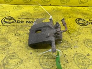 Used Rear brake calliper, left Ssang Yong Rexton 2.7 Xdi RX270 XVT 16V Price on request offered by de Nollen autorecycling