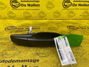 Used Rear door handle 4-door, right Ssang Yong Rexton 2.7 Xdi RX270 XVT 16V Price € 35,00 Margin scheme offered by de Nollen autorecycling
