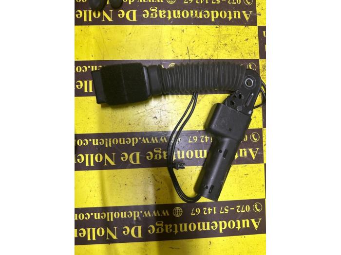 Seatbelt tensioner, right from a MINI Mini (R56) 1.6 16V Cooper 2011