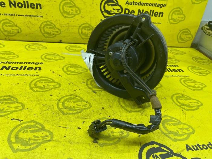 Heating and ventilation fan motor from a Toyota Prius (NHW20) 1.5 16V 2006