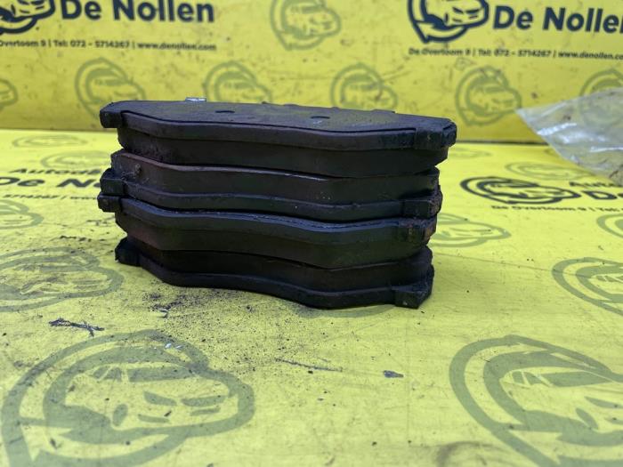 Front brake pad from a Renault Trafic New (FL) 1.9 dCi 100 16V 2003