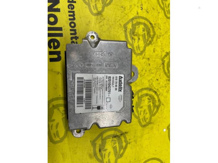 Airbag Module from a Renault Clio III (BR/CR) 1.5 dCi 75 FAP 2010