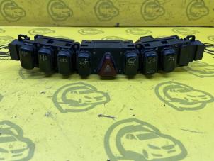 Used Panic lighting switch Mercedes S (W220) 3.2 S-320 CDI 24V Price € 25,00 Margin scheme offered by de Nollen autorecycling