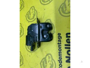 Used Tailgate lock mechanism Renault Zoé (AG) Price € 40,00 Margin scheme offered by de Nollen autorecycling