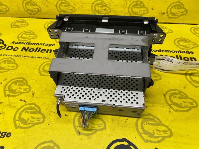 Używane Radio Opel Agila (B) 1.2 16V LPG Cena € 70,00 Procedura marży oferowane przez autodemontage denollen