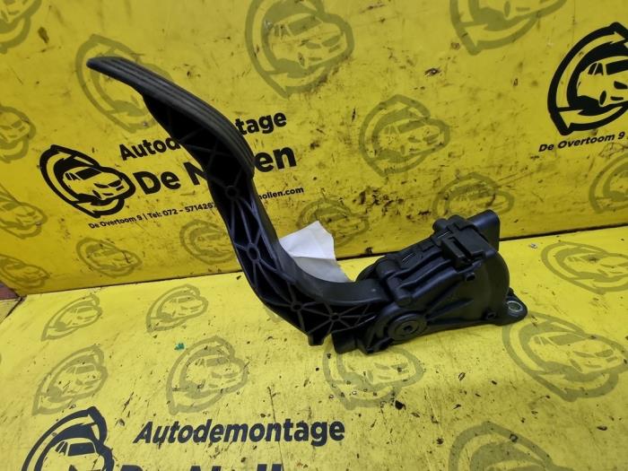 Accelerator pedal from a Ford Fusion  2003