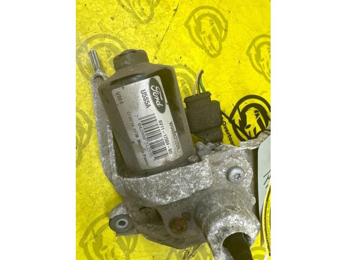 Front wiper motor from a Ford B-Max (JK8) 1.0 EcoBoost 12V 100 2015