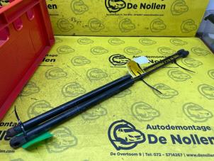 Used Set of tailgate gas struts BMW Mini One/Cooper (R50) 1.6 16V Cooper Price € 25,00 Margin scheme offered by de Nollen autorecycling