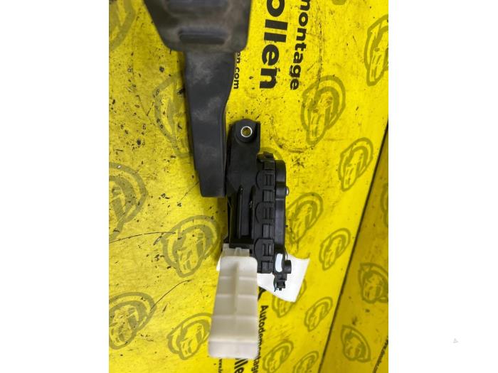 Accelerator pedal from a Porsche Cayenne (9PA) 3.0 TDI V6 24V 2009