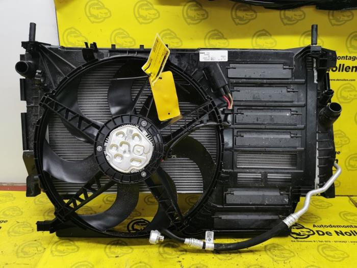 Cooling set from a MINI Clubman (F54) 1.5 Cooper 12V 2022
