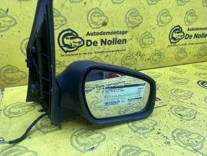 Used Wing mirror, right Ford Fusion 1.6 16V Price € 40,00 Margin scheme offered by de Nollen autorecycling