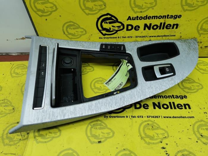 Begagnade Askkopp, fram BMW Z4 Roadster (E89) sDrive 23i 2.5 24V Pris på förfrågan erbjuds av autodemontage denollen