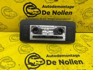 Używane Oswietlenie wewnetrzne przód BMW Z4 Roadster (E89) sDrive 23i 2.5 24V Cena € 60,00 Procedura marży oferowane przez de Nollen autorecycling